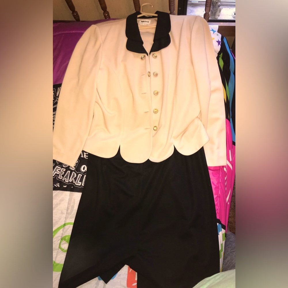 Ladies skirt and matching jacket